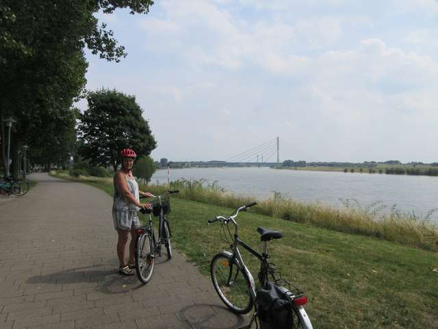 Promenade langs Rhinen