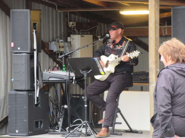 Levende musikk p� Rosendal bobilparkering