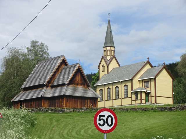 Haltdalen kirke og Haltdalen nye stavkirke