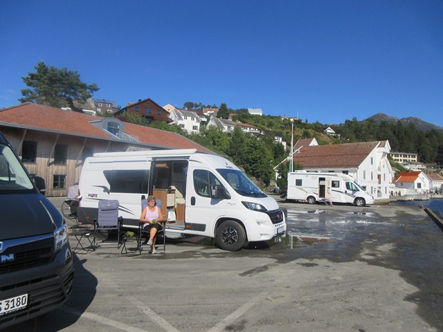 Bobilparkering p kaien p Sand