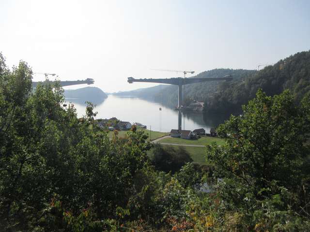 Bro over Trysfjord