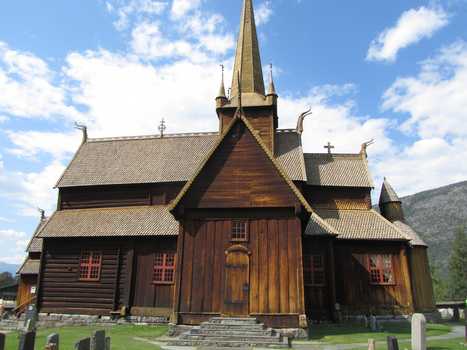 Lom stavkirket