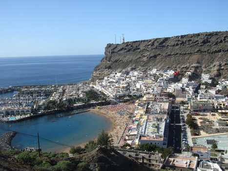 Puerto Mogan sett fra veien