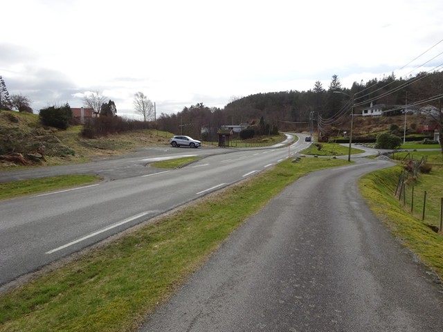 Vi parkerte ved busstoppen p Srstokke