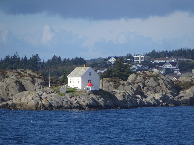 Vikholmen lykt ved innseilingen til Skudenes