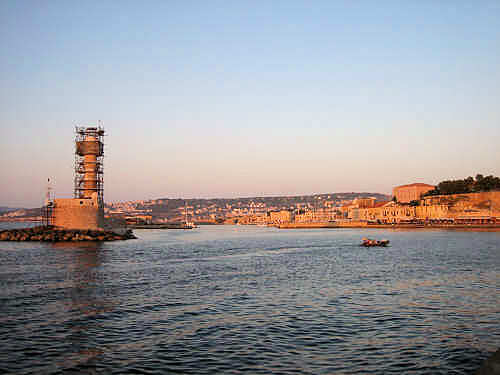 Innseilingen til den venetianske havnen i Chania